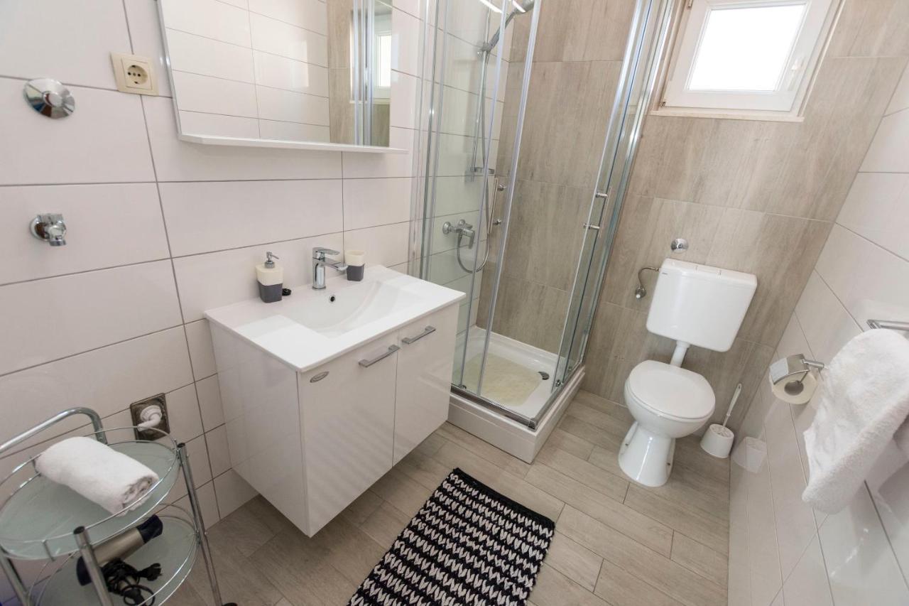 Apartment Nensi Primošten Buitenkant foto