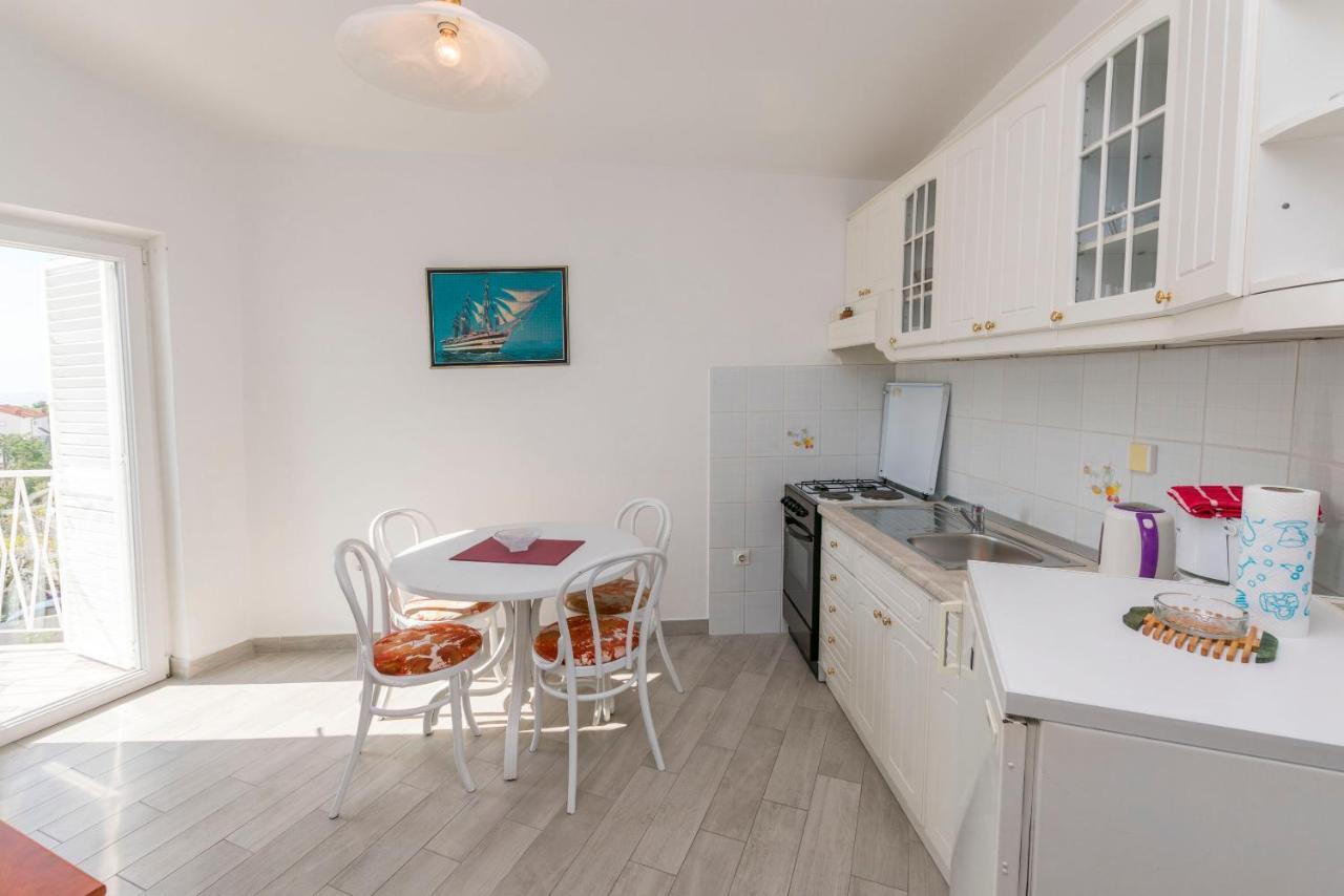 Apartment Nensi Primošten Buitenkant foto