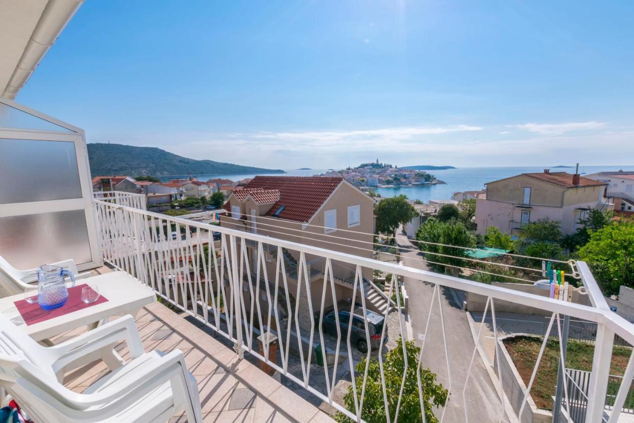 Apartment Nensi Primošten Buitenkant foto
